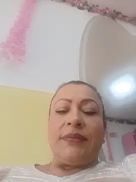 Asuna_yuuky Adlı Modelin Canlı Sohbet Odası