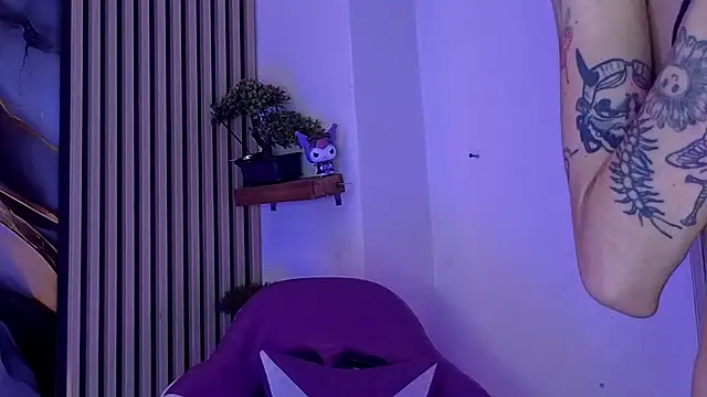 chloe_jacksonn's Live Chat Room