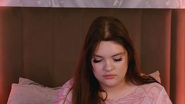 חדר צ'אט בשידור חי של EmilyHyde