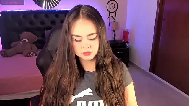 LolaVillalobos' Live Chat Room