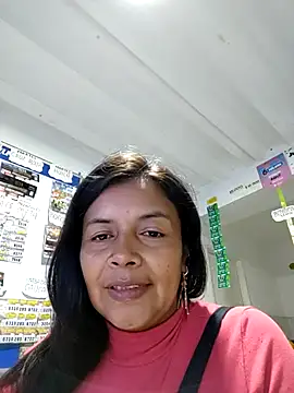 غرفة دردشة DianaOchoa_ المباشرة