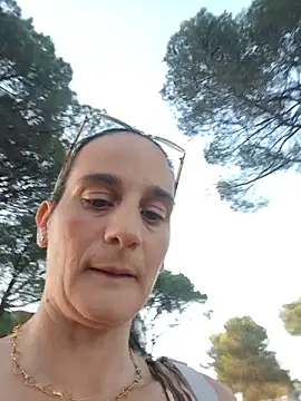 caro252 Adlı Modelin Canlı Sohbet Odası
