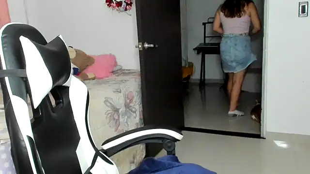__Emma__11__Lecat_'s Live Chat Room
