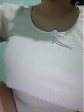 חדר צ'אט בשידור חי של Shine_Mai