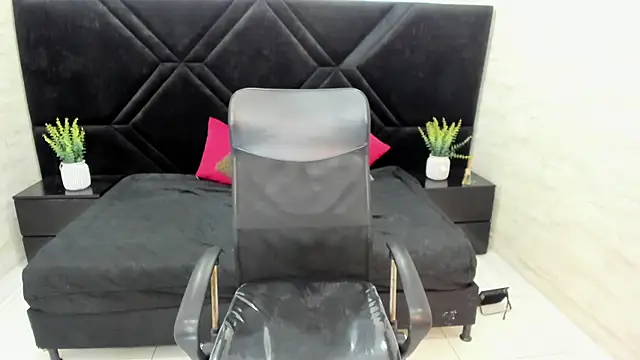 Dantzel_ Adlı Modelin Canlı Sohbet Odası