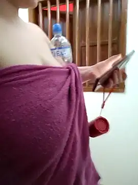 SeleneLuminari8 élő chatszobája