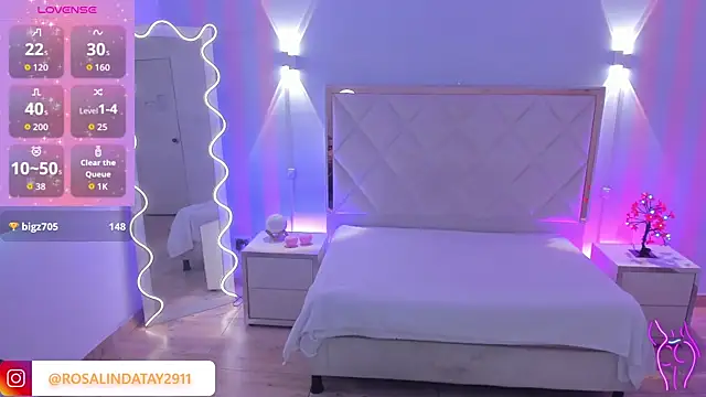 غرفة دردشة Rosalind_tay المباشرة
