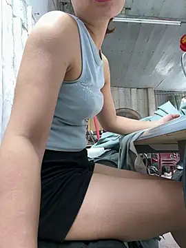 Živá chatovací místnost BellaThread