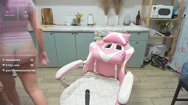 LinaElasm чат на живо