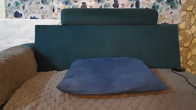Real_Naira Live Chatraum