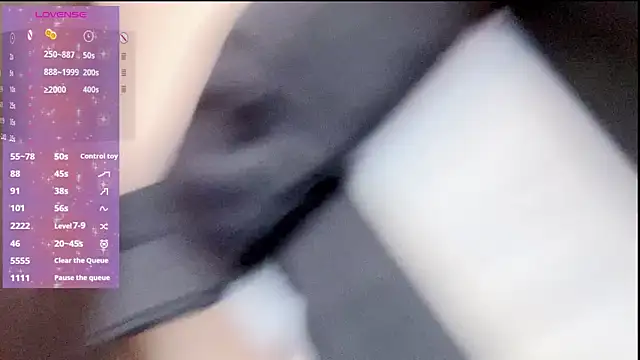 Živá chatovací místnost Emily_mmialody