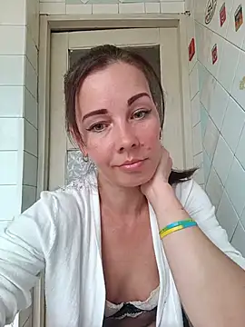 Sala de chat ao vivo de Adeline3302