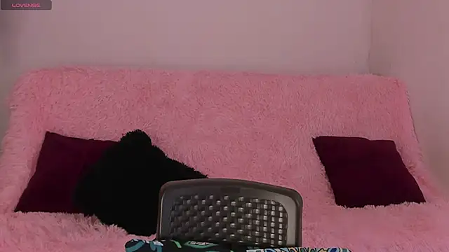 Britney_Rose Adlı Modelin Canlı Sohbet Odası