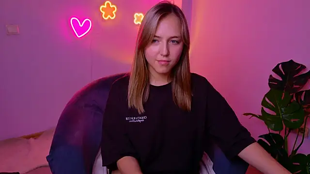 CindySparkl Adlı Modelin Canlı Sohbet Odası