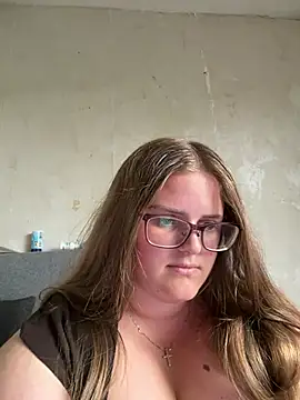 CurvyPaar2's Live Chat Room