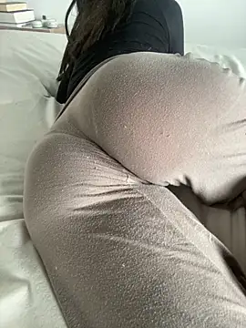Lorrie_Luci Adlı Modelin Canlı Sohbet Odası