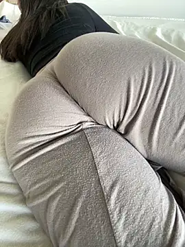 Lorrie_Luci Adlı Modelin Canlı Sohbet Odası