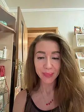 Chatroom en direct de MarinaDiva11_74