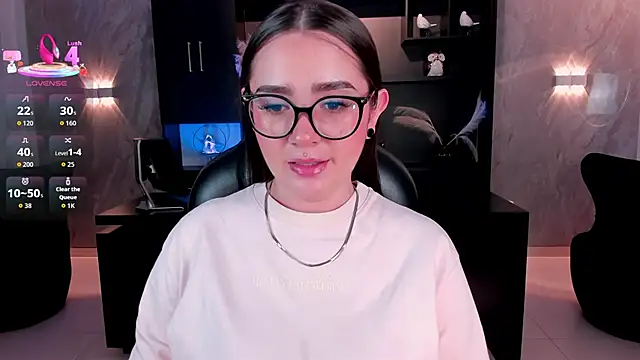 SarahRhodes_ Live Chatrum