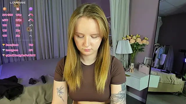 Rina_Panic Adlı Modelin Canlı Sohbet Odası