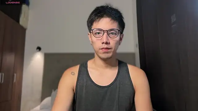 Addictiveboi 现场性爱视讯表演