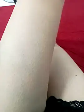 Hinna_x Adlı Modelin Canlı Sohbet Odası