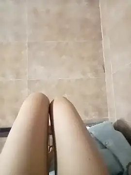 Hinna_x Adlı Modelin Canlı Sohbet Odası