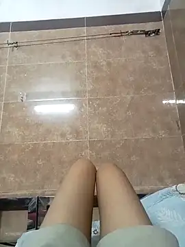 Hinna_x Adlı Modelin Canlı Sohbet Odası
