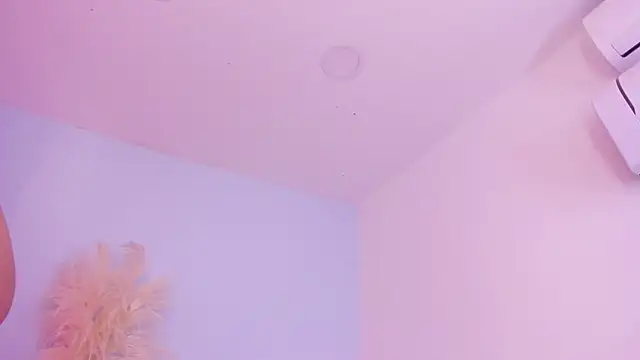aleksandramiller_ Adlı Modelin Canlı Sohbet Odası