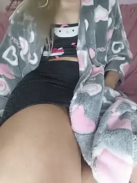 Loirinha99 Adlı Modelin Canlı Sohbet Odası