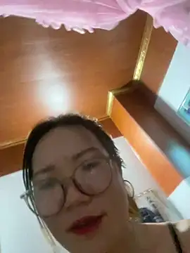 tttan1 Adlı Modelin Canlı Sohbet Odası