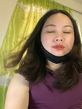 zhizhinaigai Adlı Modelin Canlı Sohbet Odası
