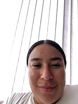 Zoey_thompson 现场聊天室