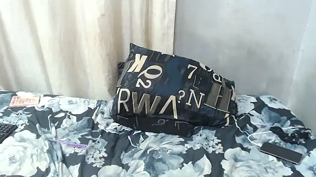 curvydarckcohocolate Cameră chat live