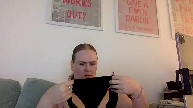 gracelovesxx Adlı Modelin Canlı Sohbet Odası