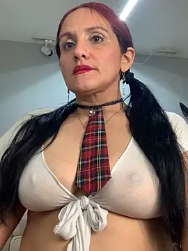 kataleya_29 Adlı Modelin Canlı Sohbet Odası