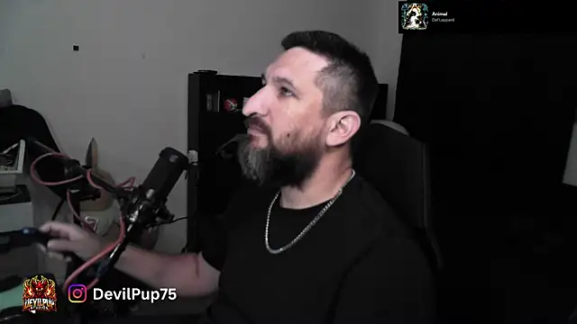 DevilPup75_ Adlı Modelin Canlı Seks Kamerası Şovu