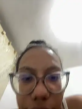 Valen_1990 Ruang Obrolan Langsung
