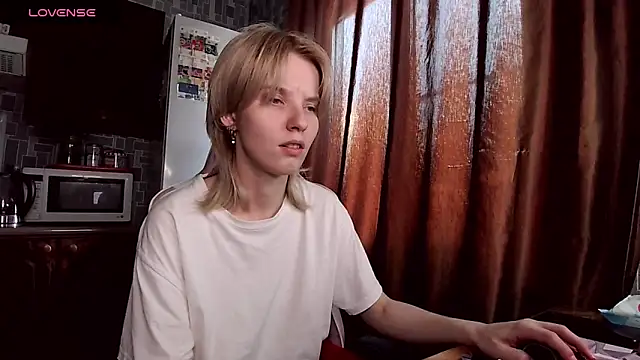 Madelainesesn Live chat-huone