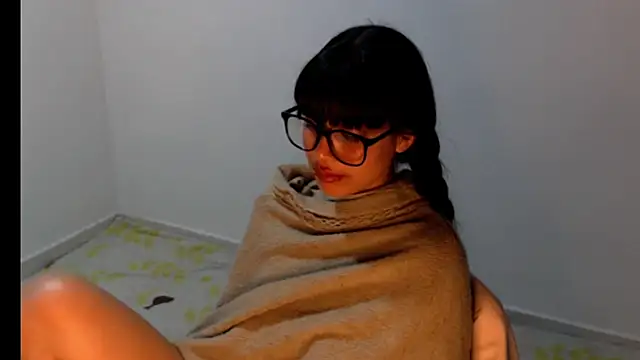 meganmiauu's Live Chat Room