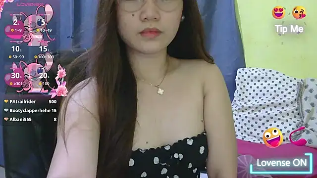 HornyAsian4uxx Live chatroom
