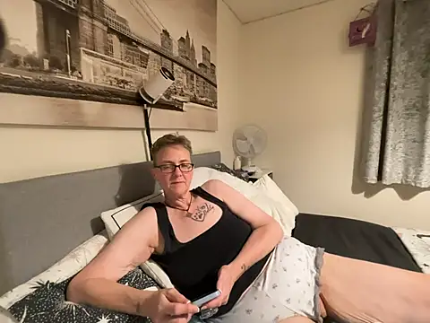 Sala de chat en directo de Curvy-Jinx