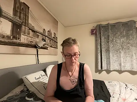 Curvy-Jinx Cameră chat live