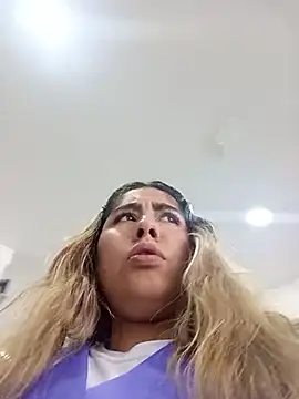 Sofia_Honey1 现场聊天室