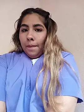 חדר צ'אט בשידור חי של Sofia_Honey1