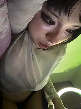 Kitty_yukimura Adlı Modelin Canlı Sohbet Odası