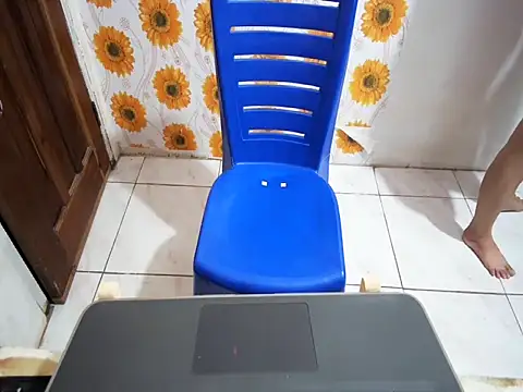 PrettyClaudia's Live Chat Room