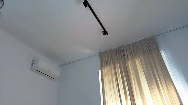EmaHallee Adlı Modelin Canlı Sohbet Odası
