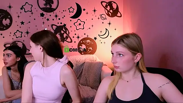 חדר צ'אט בשידור חי של nekky_mouse