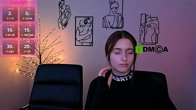 nekky_mouse Секс шоу на живо пред камера